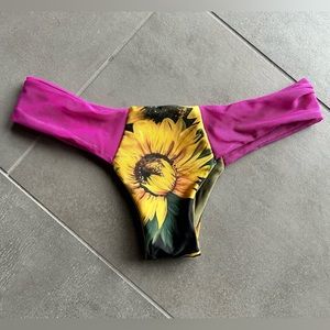 SavageSwim, new never worn, Small Nova style bottoms.